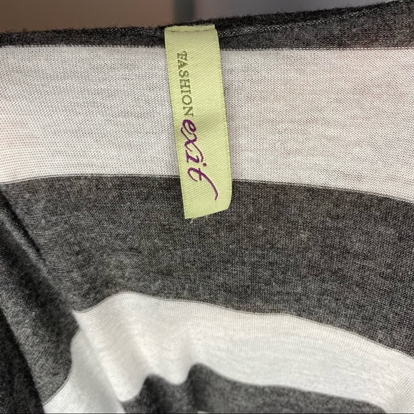 Drape neck quarter sleeve - Picture 5 of 5